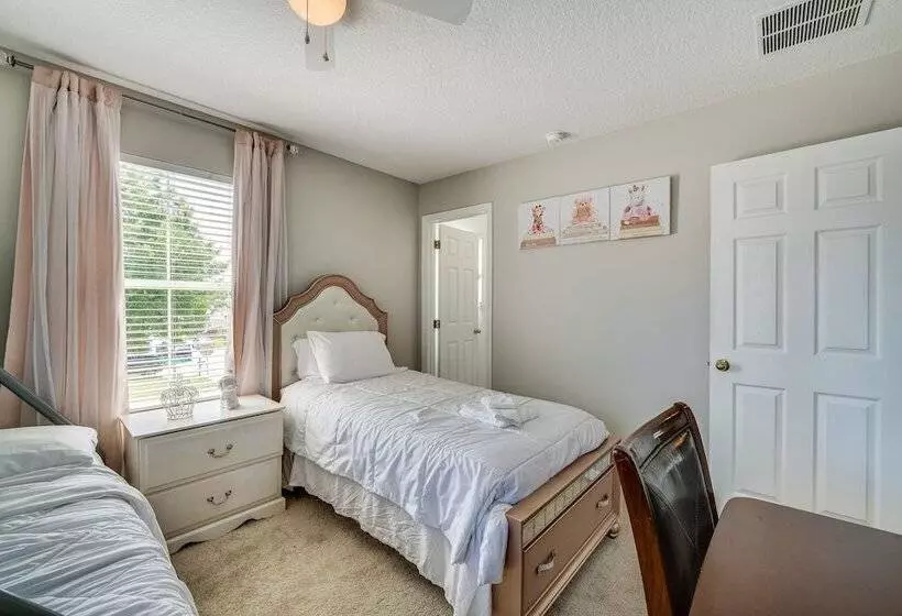 Davenport Family Home W/ Private Lanai & Game Room