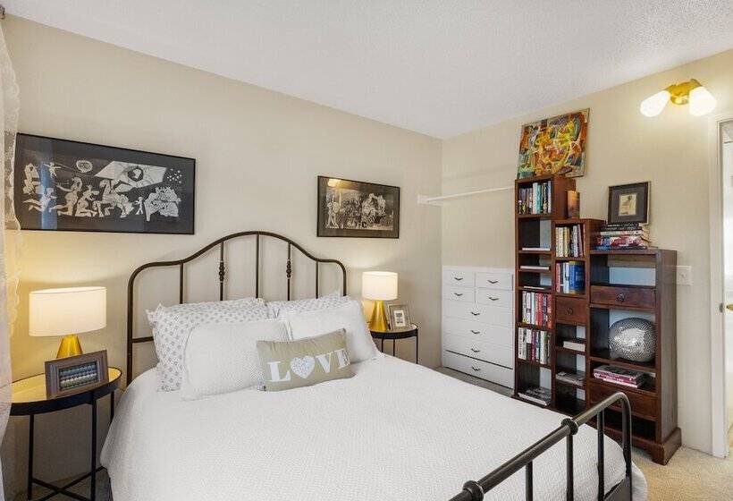 Beachfront Historical Home In University Place!