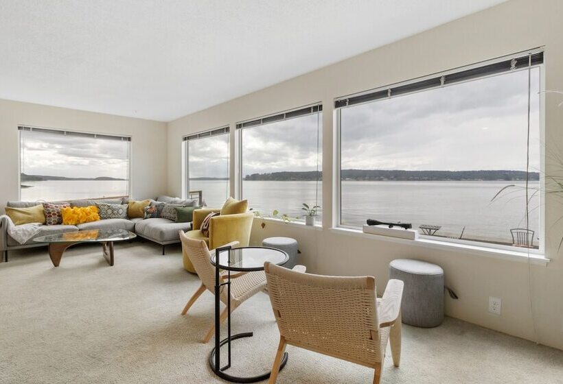 Beachfront Historical Home In University Place!