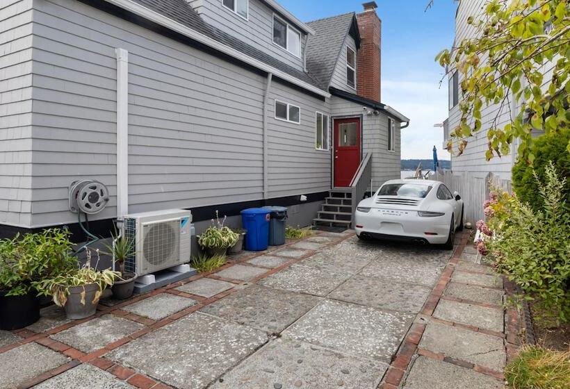 Beachfront Historical Home In University Place!