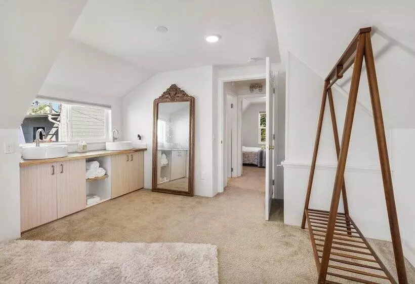 Beachfront Historical Home In University Place!