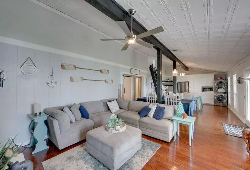 Home On Lake Bob Sandlin W/ Private Boat Dock!