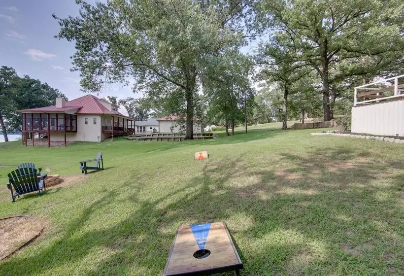 Home On Lake Bob Sandlin W/ Private Boat Dock!