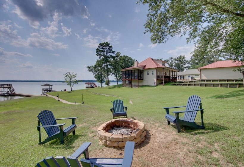 Home On Lake Bob Sandlin W/ Private Boat Dock!