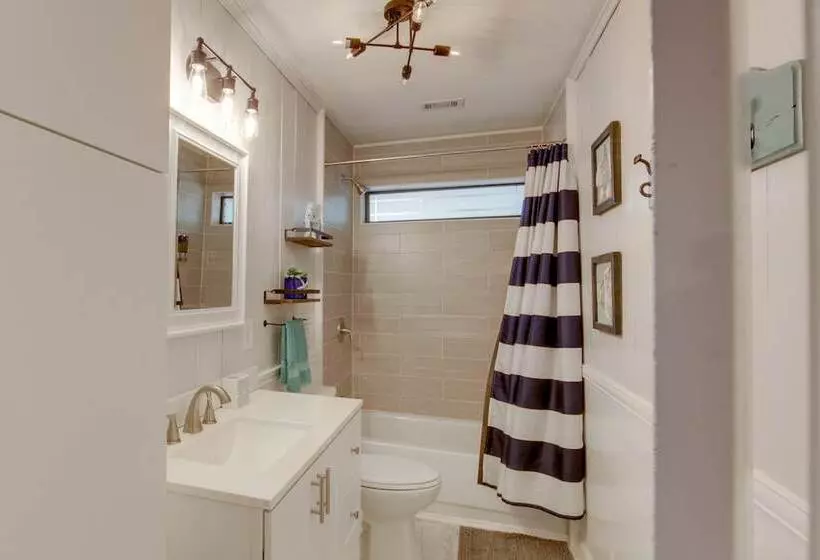 Home On Lake Bob Sandlin W/ Private Boat Dock!