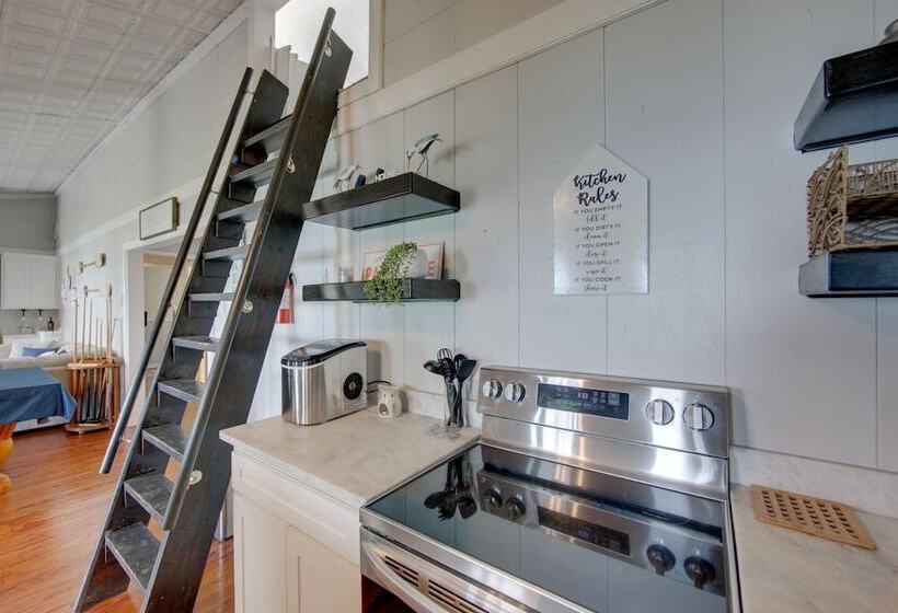 Home On Lake Bob Sandlin W/ Private Boat Dock!