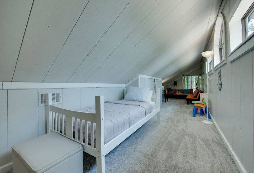 Home On Lake Bob Sandlin W/ Private Boat Dock!