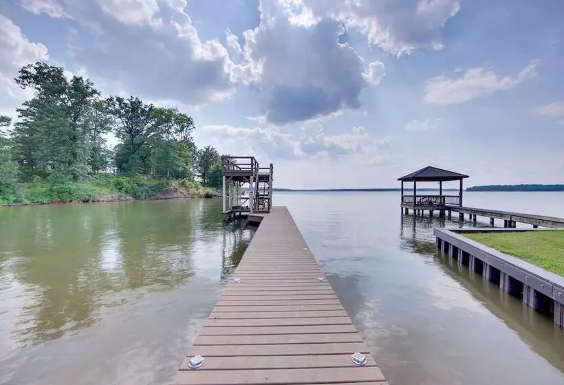 Home On Lake Bob Sandlin W/ Private Boat Dock!