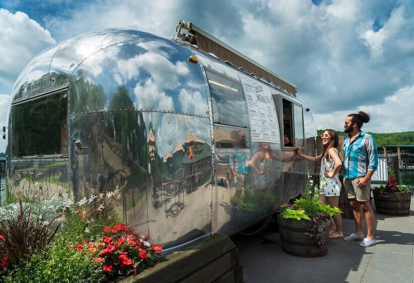 هتل Camp Long Creek