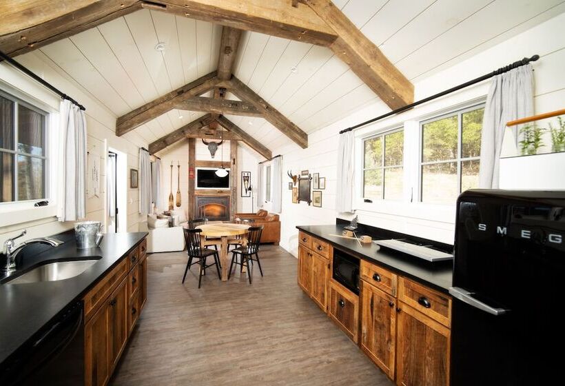 هتل Camp Long Creek