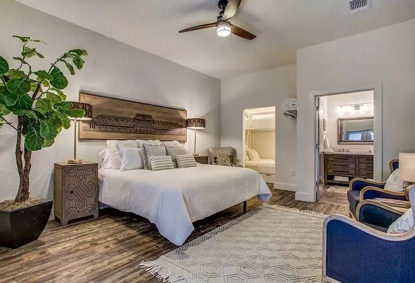 Hotelli Eagles Landing Lodge Private Suites And Group Lodging