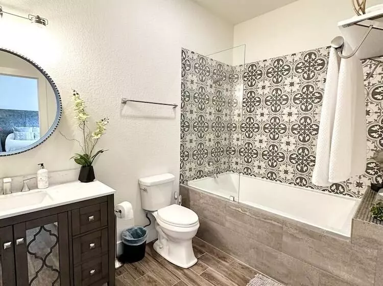 Hotelli Eagles Landing Lodge Private Suites And Group Lodging