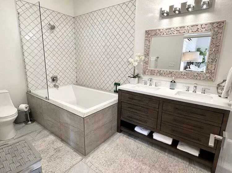 Hotelli Eagles Landing Lodge Private Suites And Group Lodging