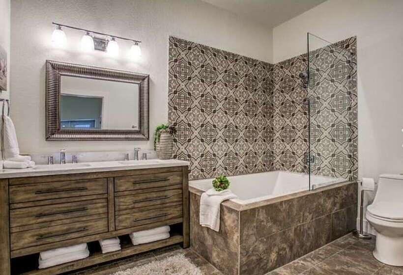 Отель Eagles Landing Lodge Private Suites And Group Lodging