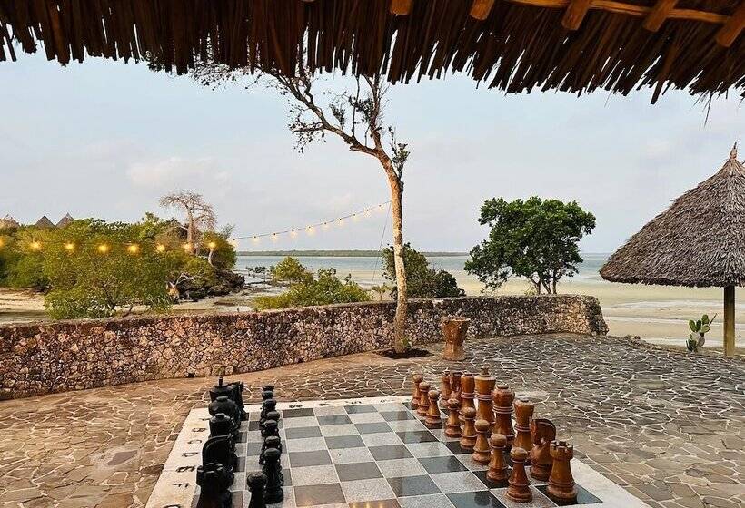 هتل Mwazaro Beach Lodge