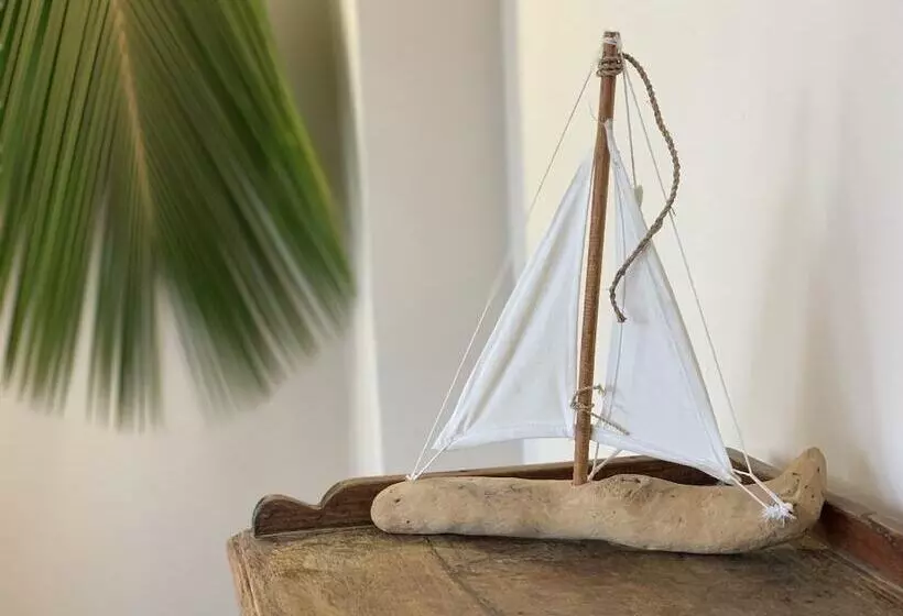 هتل Mwazaro Beach Lodge