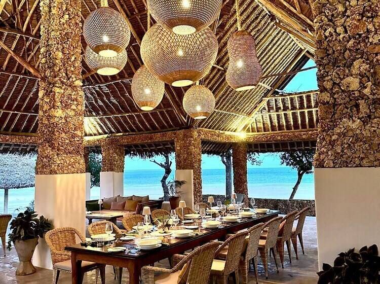 هتل Mwazaro Beach Lodge