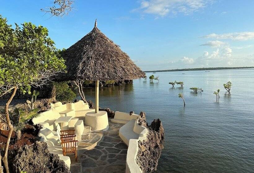 هتل Mwazaro Beach Lodge