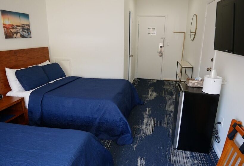 Отель The Lodge At Great Oak Landing