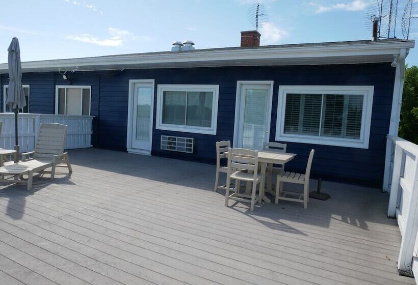 Отель The Lodge At Great Oak Landing