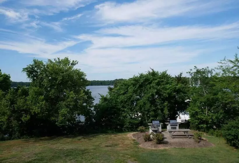 Hotelli The Lodge At Great Oak Landing