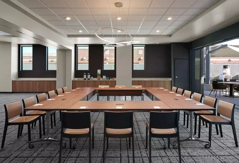هتل Towneplace Suites By Marriott Tempe