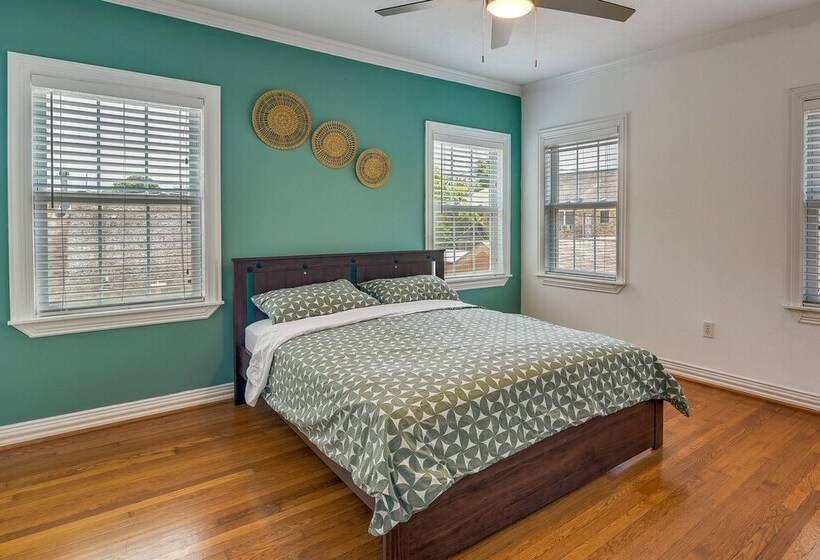 Quaint Houston Hideaway 3 Mi To Downtown!