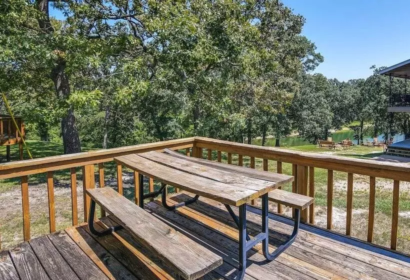 Lakefront Escape W/ Boat Slip On Table Rock Lake!