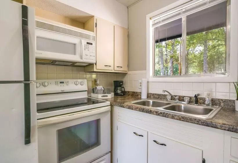 Lakefront Escape W/ Boat Slip On Table Rock Lake!