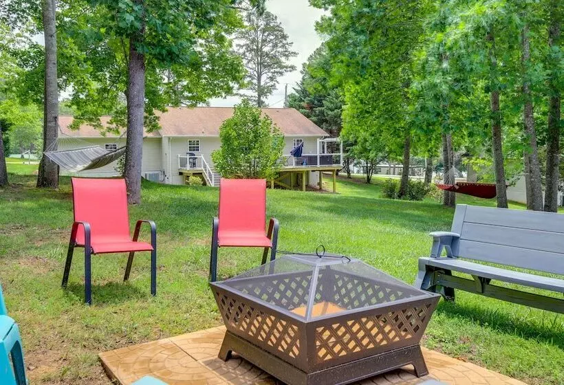 Lakefront Home W/ Hot Tub   15 Mi To Dollywood!