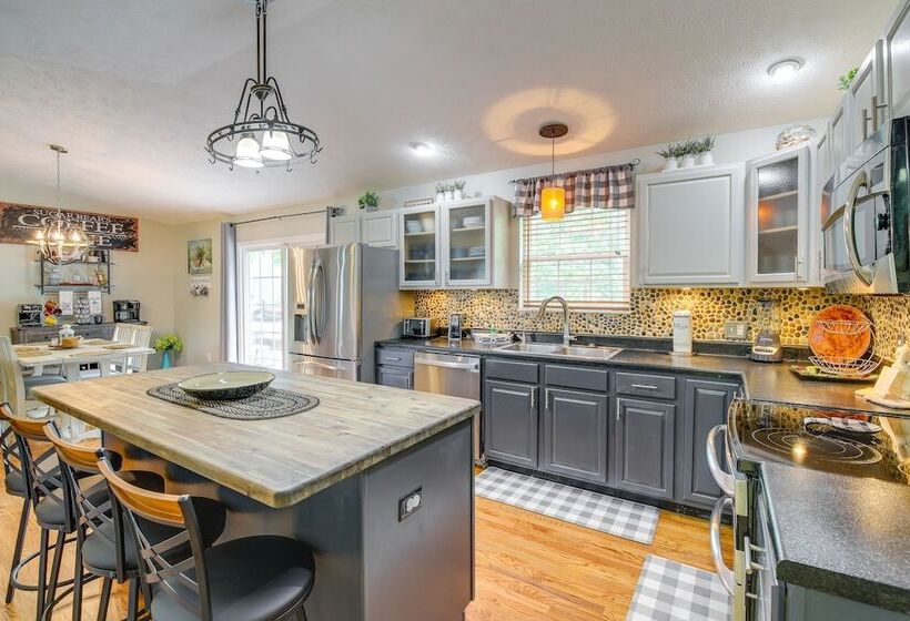 Lakefront Home W/ Hot Tub 15 Mi To Dollywood!