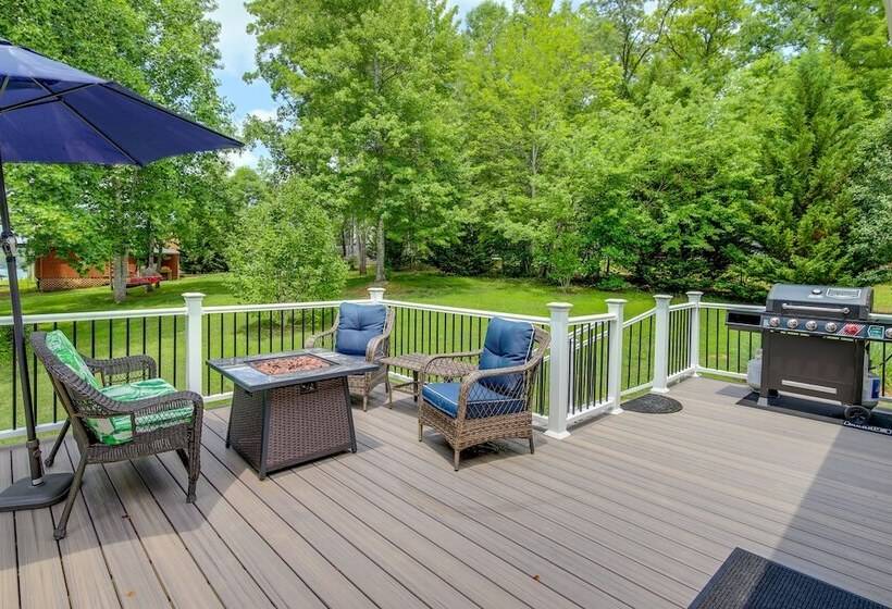 Lakefront Home W/ Hot Tub 15 Mi To Dollywood!