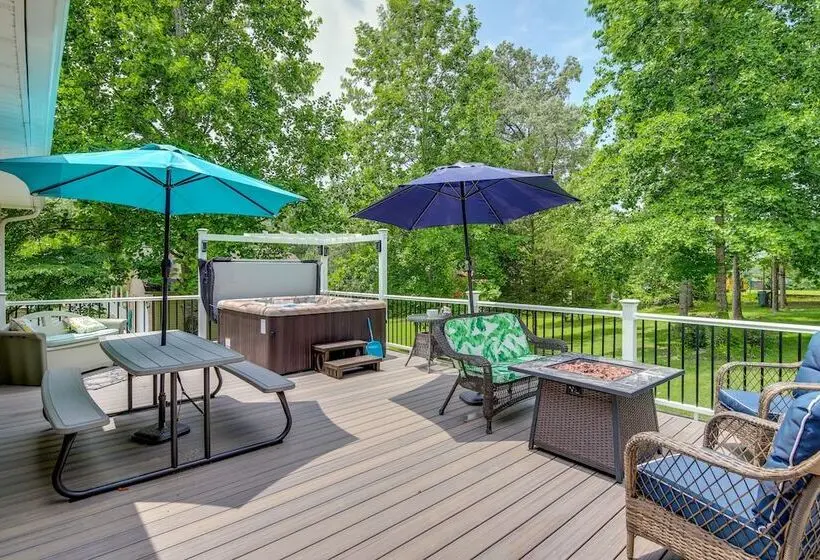 Lakefront Home W/ Hot Tub 15 Mi To Dollywood!
