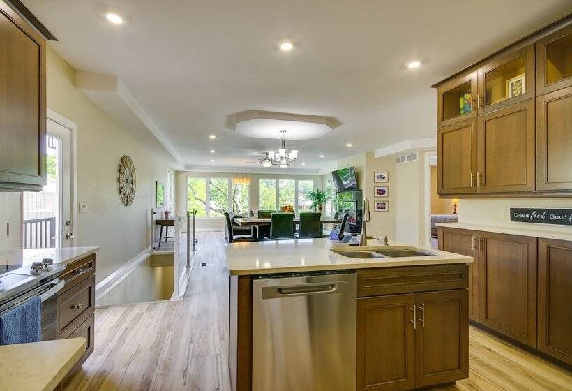 Lakefront Osage Beach Retreat W/ Boat Slip!