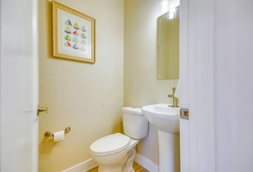 Lakefront Osage Beach Retreat W/ Boat Slip!