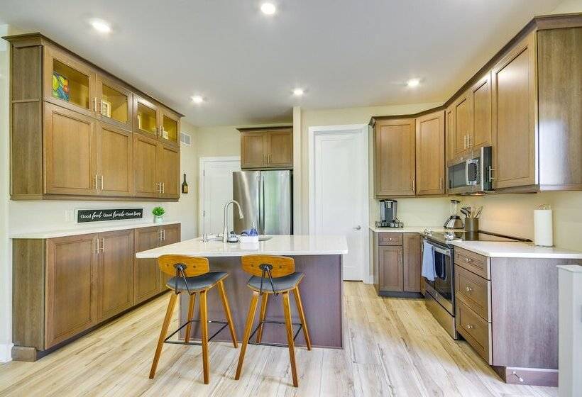 Lakefront Osage Beach Retreat W/ Boat Slip!