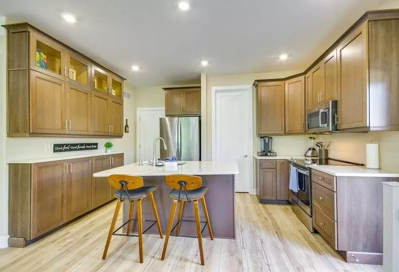 Lakefront Osage Beach Retreat W/ Boat Slip!