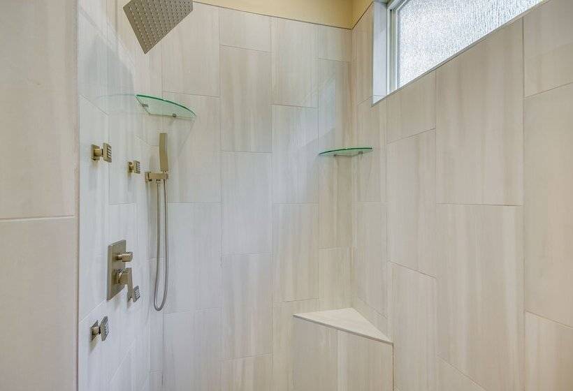 Lakefront Osage Beach Retreat W/ Boat Slip!