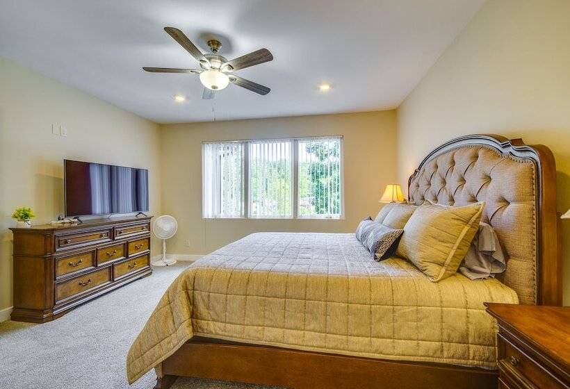 Lakefront Osage Beach Retreat W/ Boat Slip!