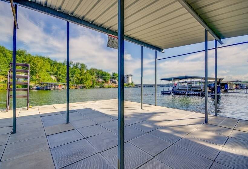 Lakefront Osage Beach Retreat W/ Boat Slip!