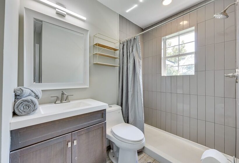 Modern Coastal Home W/ Pool: Mins To Beach & Mayo!