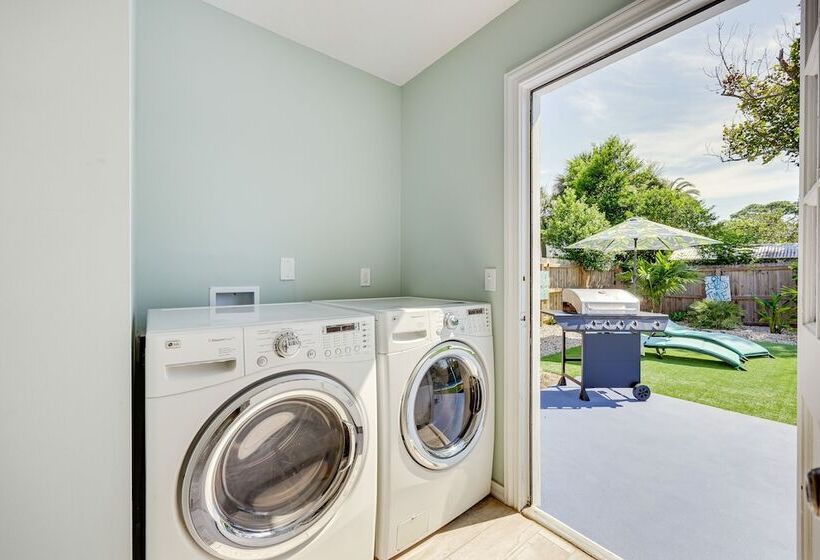 Modern Coastal Home W/ Pool: Mins To Beach & Mayo!