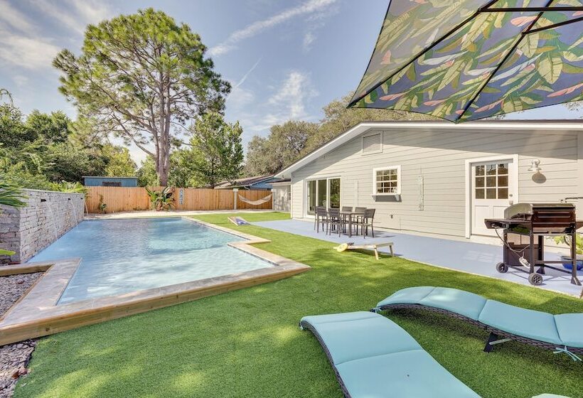 Modern Coastal Home W/ Pool: Mins To Beach & Mayo!