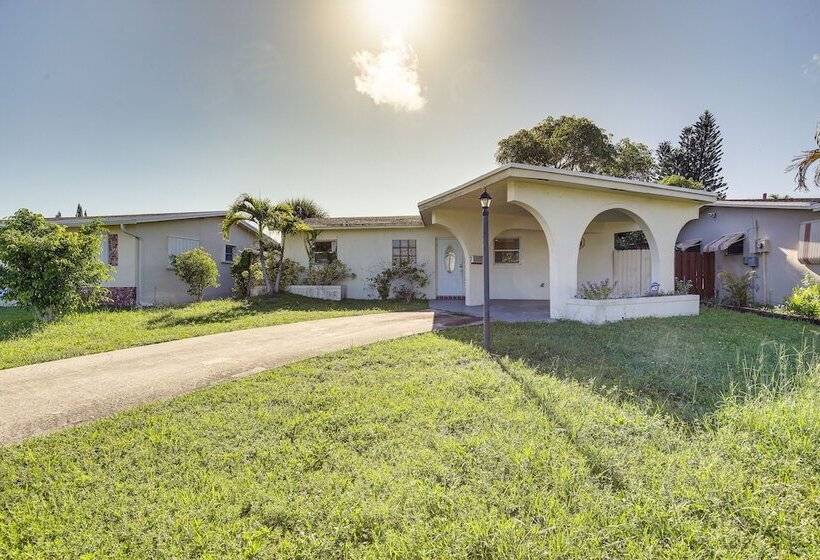 North Lauderdale Vacation Rental: 8 Mi To Beach!