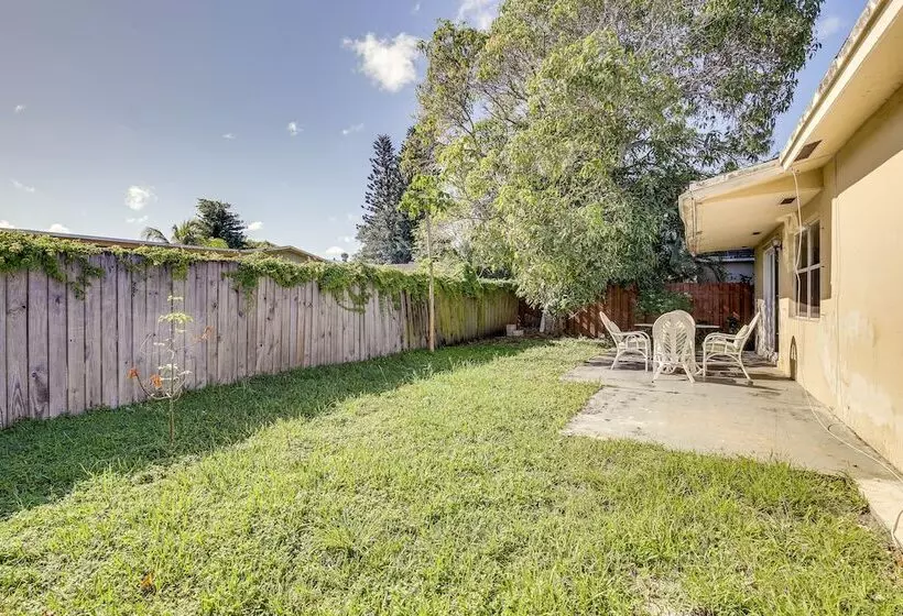 North Lauderdale Vacation Rental: 8 Mi To Beach!