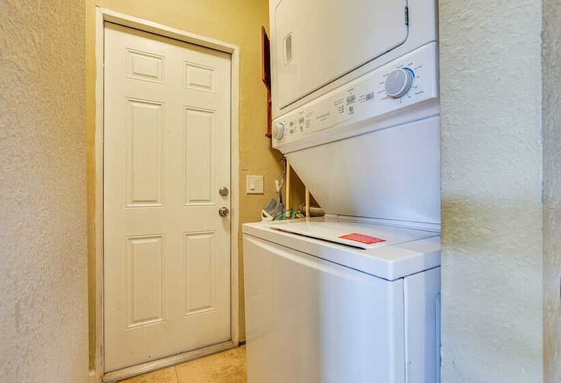 North Lauderdale Vacation Rental: 8 Mi To Beach!