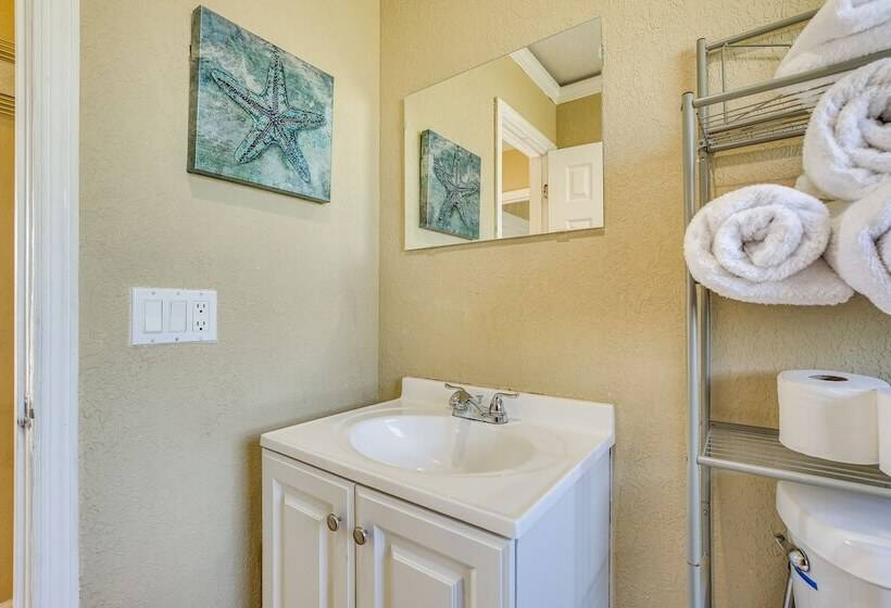 North Lauderdale Vacation Rental: 8 Mi To Beach!