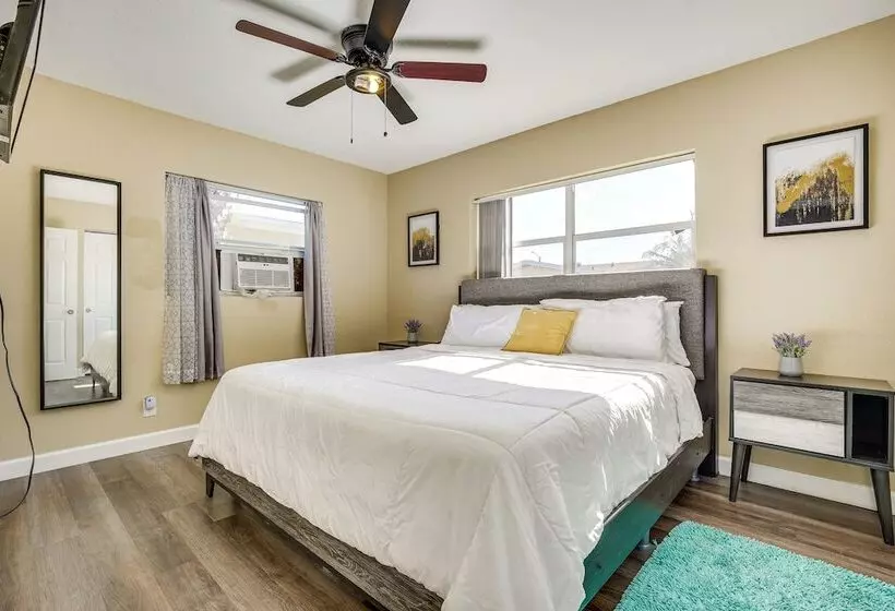 North Lauderdale Vacation Rental: 8 Mi To Beach!
