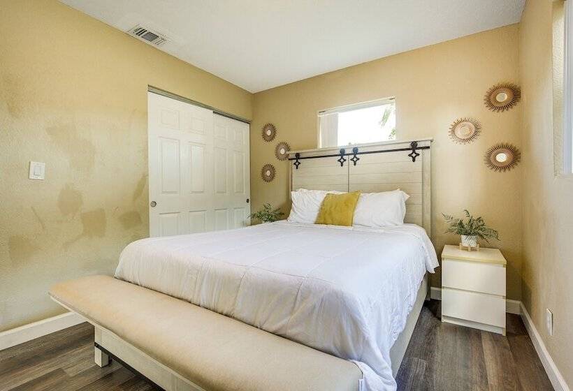 North Lauderdale Vacation Rental: 8 Mi To Beach!