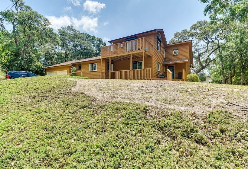 Walk To North Myrtle Beach: Family Friendly Home!